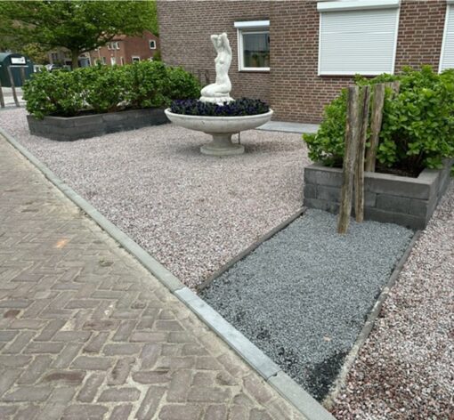 Schots graniet aangelegd